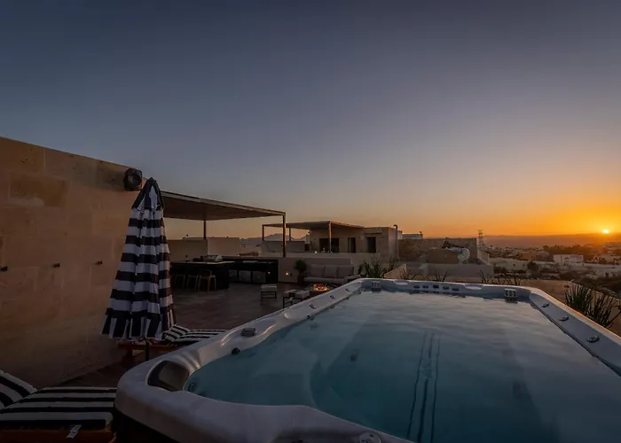 Brand New Luxury Ph With Private Pool And Views