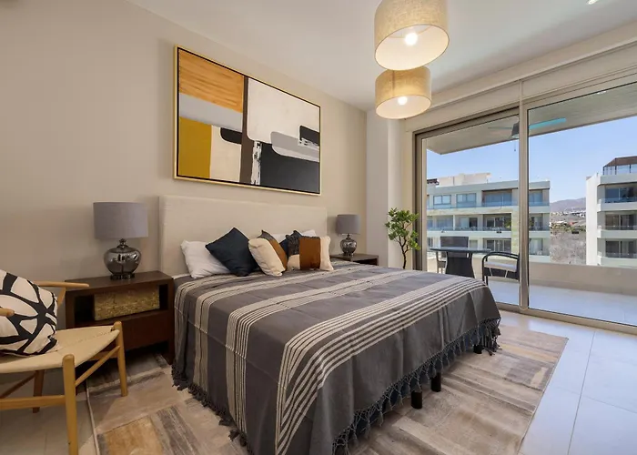 Brand New Luxury Ph With Private Pool And Views *