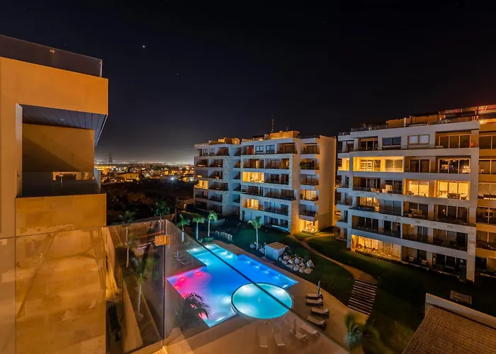 Brand New Luxury Ph With Private Pool And Views *