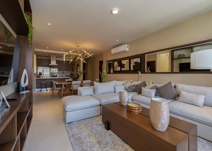 Brand New Luxury Ph With Private Pool And Views
